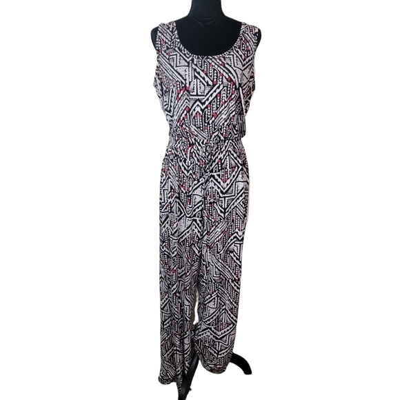 Calvin Klein Pants - Calvin Klein Black White Red Geometric Print Wide Leg Jumpsuit Sz 12